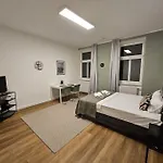 Cityline Suite 10 Min To Center